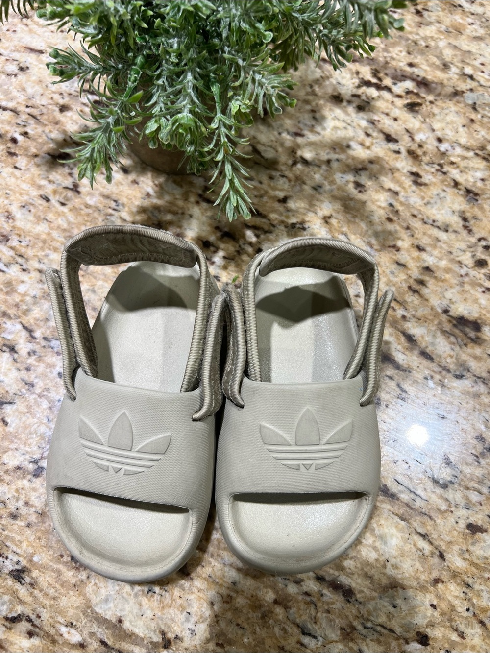 Adidas Beige Toddler Trefoil Slide Sandals with Adjustable Back Strap 7K